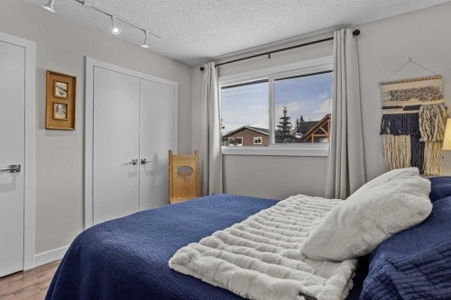4-630 3Rd Street, Canmore, AB - Indoor Photo Showing Bedroom