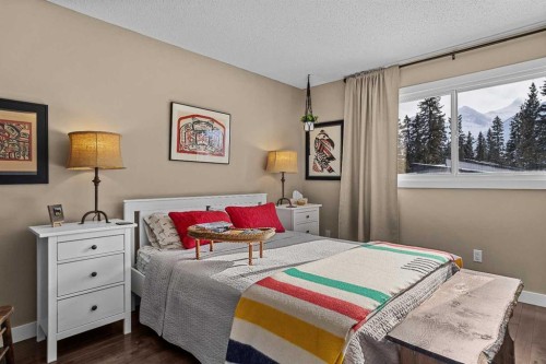 4-630 3Rd Street, Canmore, AB - Indoor Photo Showing Bedroom
