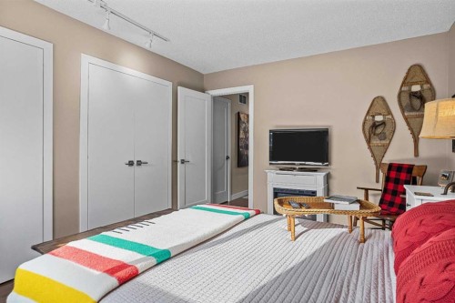 4-630 3Rd Street, Canmore, AB - Indoor Photo Showing Bedroom