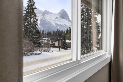 4-630 3Rd Street, Canmore, AB - Indoor Photo Showing Other Room