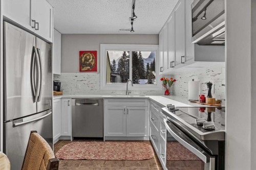 4-630 3Rd Street, Canmore, AB - Indoor Photo Showing Kitchen