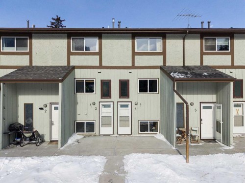 4-630 3Rd Street, Canmore, AB - Outdoor