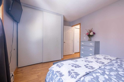 1401 54 Street, Edson, AB - Indoor Photo Showing Bedroom