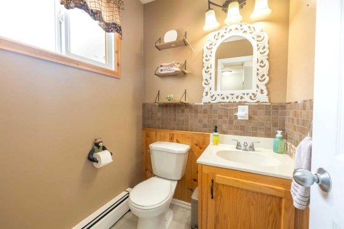 1401 54 Street, Edson, AB - Indoor Photo Showing Bathroom