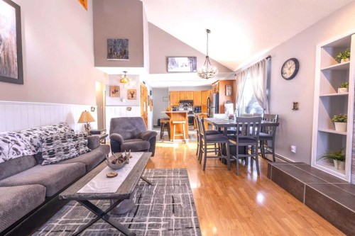 1401 54 Street, Edson, AB - Indoor Photo Showing Living Room