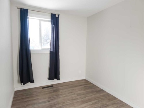 6616 5 Avenue, Edson, AB - Indoor Photo Showing Other Room