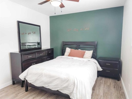 6616 5 Avenue, Edson, AB - Indoor Photo Showing Bedroom
