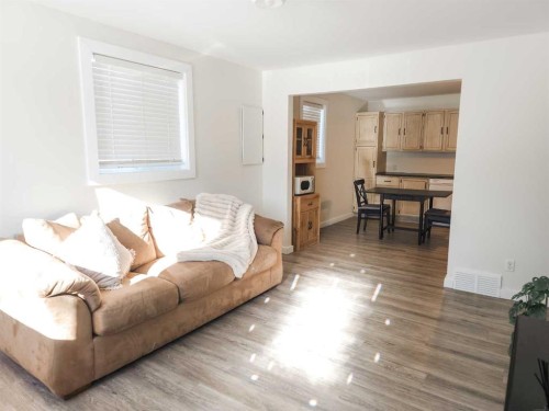 6616 5 Avenue, Edson, AB - Indoor Photo Showing Living Room