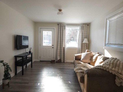 6616 5 Avenue, Edson, AB - Indoor Photo Showing Other Room