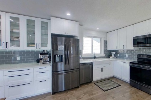 337 3 Avenue Nw, Slave Lake, AB - Indoor Photo Showing Kitchen