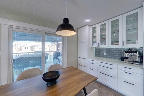337 3 Avenue Nw, Slave Lake, AB - Indoor Photo Showing Kitchen