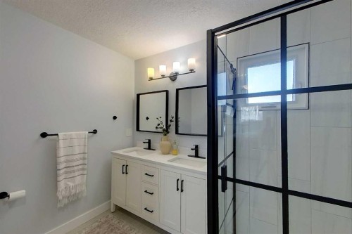 337 3 Avenue Nw, Slave Lake, AB - Indoor Photo Showing Bathroom