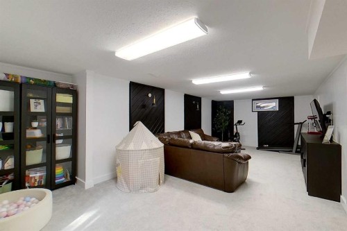 337 3 Avenue Nw, Slave Lake, AB - Indoor Photo Showing Other Room