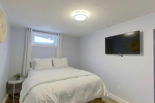 337 3 Avenue Nw, Slave Lake, AB - Indoor Photo Showing Bedroom