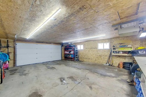 337 3 Avenue Nw, Slave Lake, AB - Indoor Photo Showing Garage