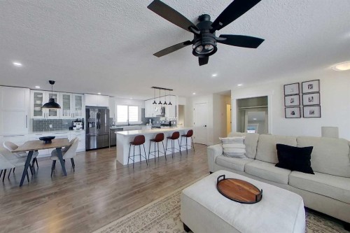 337 3 Avenue Nw, Slave Lake, AB - Indoor Photo Showing Living Room