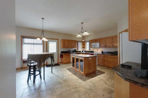 732 9 Street Sw, Slave Lake, AB - Indoor