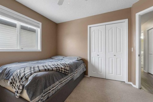27 Park Circle, Whitecourt, AB - Indoor Photo Showing Bedroom
