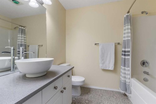 27 Park Circle, Whitecourt, AB - Indoor Photo Showing Bathroom
