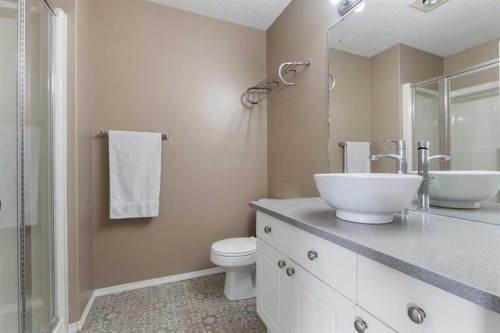 27 Park Circle, Whitecourt, AB - Indoor Photo Showing Bathroom