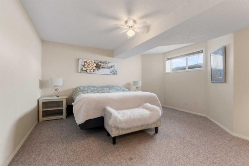 27 Park Circle, Whitecourt, AB - Indoor Photo Showing Bedroom