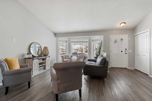 27 Park Circle, Whitecourt, AB - Indoor Photo Showing Living Room