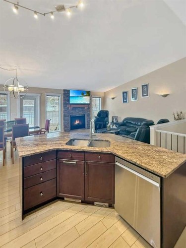 3 Powers Cove, Whitecourt, AB - Indoor Photo Showing Kitchen With Double Sink