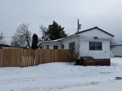21 Westview Mobile Home Park  Whitecourt, AB T7S 1K4