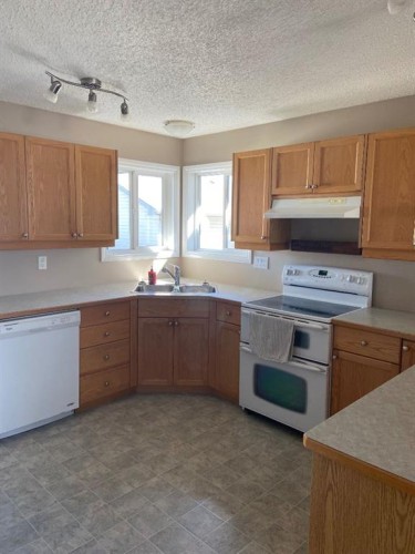 31 Kreiner Crescent, Whitecourt, AB 