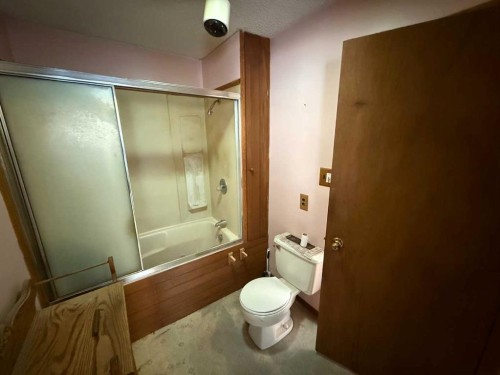 4933 Centre Street, Brule, AB - Indoor Photo Showing Bathroom