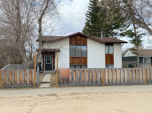 4909 42 Street, Athabasca, AB - Outdoor