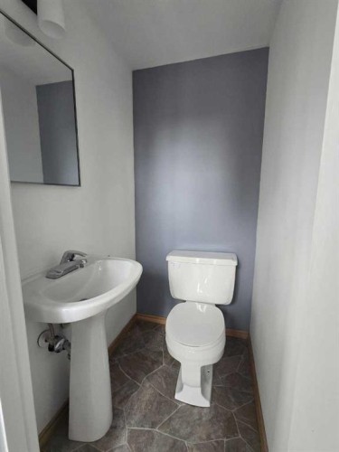 29-441 Switzer Drive, Hinton, AB - Indoor Photo Showing Bathroom