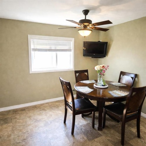 613 53 Street, Edson, AB - Indoor Photo Showing Dining Room