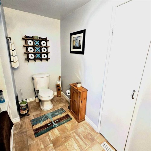 613 53 Street, Edson, AB - Indoor Photo Showing Bathroom