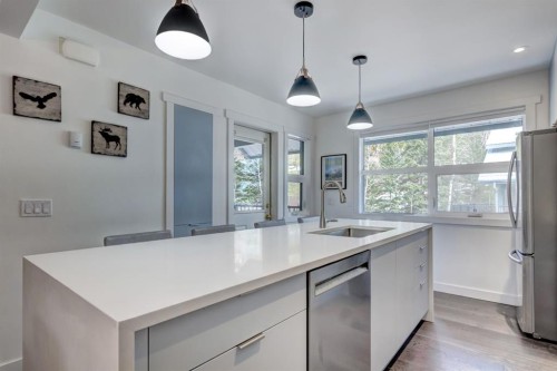 18-242 Benchlands Terrace, Canmore, AB - Indoor Photo Showing Kitchen