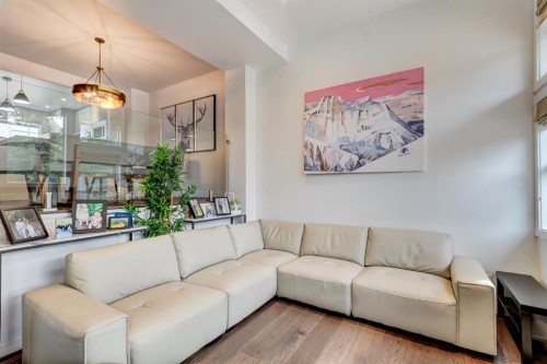 18-242 Benchlands Terrace, Canmore, AB - Indoor Photo Showing Living Room