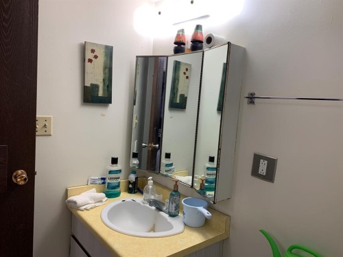 211-5317 5 Avenue, Edson, AB - Indoor Photo Showing Bathroom