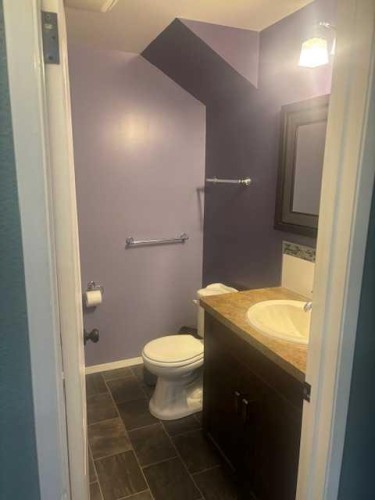 13 Aspen Crescent, Jasper, AB - Indoor Photo Showing Bathroom