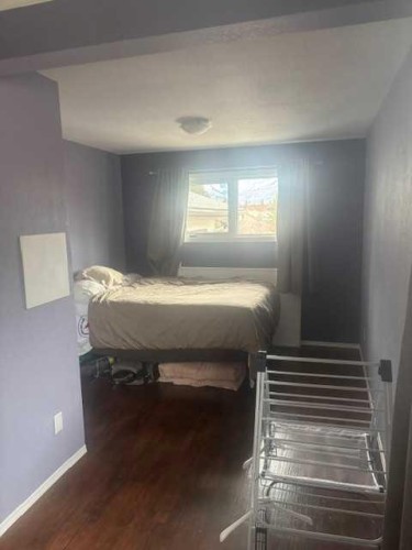 13 Aspen Crescent, Jasper, AB - Indoor Photo Showing Bedroom