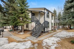 32-300 2 Avenue  Dead Man's Flats, AB T1W 2W4