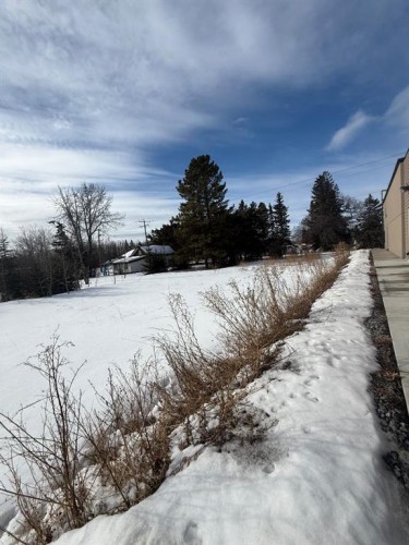 4609 52 Street, Entwistle, AB 