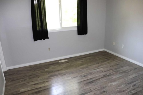 5518 13 Avenue, Edson, AB - Indoor Photo Showing Other Room