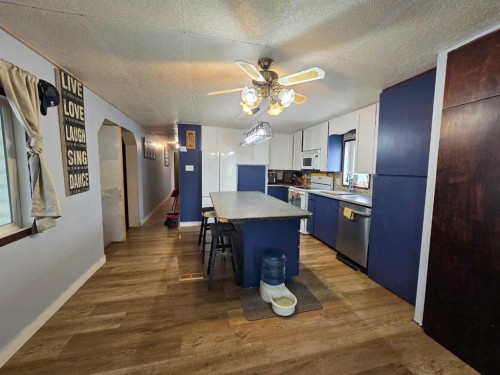 819 52 Street, Edson, AB - Indoor Photo Showing Other Room