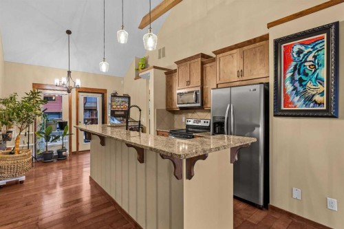 623-80 Dyrgas Gate, Canmore, AB - Indoor Photo Showing Kitchen With Upgraded Kitchen