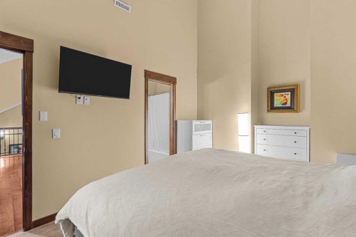 623-80 Dyrgas Gate, Canmore, AB - Indoor Photo Showing Bedroom