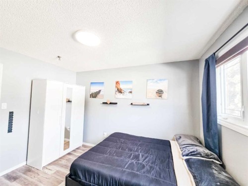 4337 10 Avenue, Edson, AB - Indoor Photo Showing Bedroom