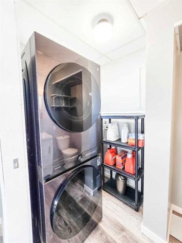4337 10 Avenue, Edson, AB - Indoor Photo Showing Laundry Room