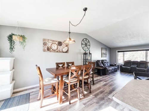 4337 10 Avenue, Edson, AB - Indoor Photo Showing Dining Room