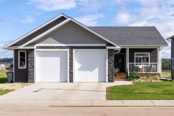 18 Riverdale Bend  Whitecourt, AB T7S 0G4