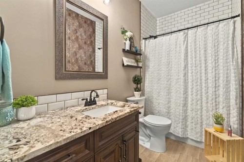 18 Riverdale Bend, Whitecourt, AB - Indoor Photo Showing Bathroom